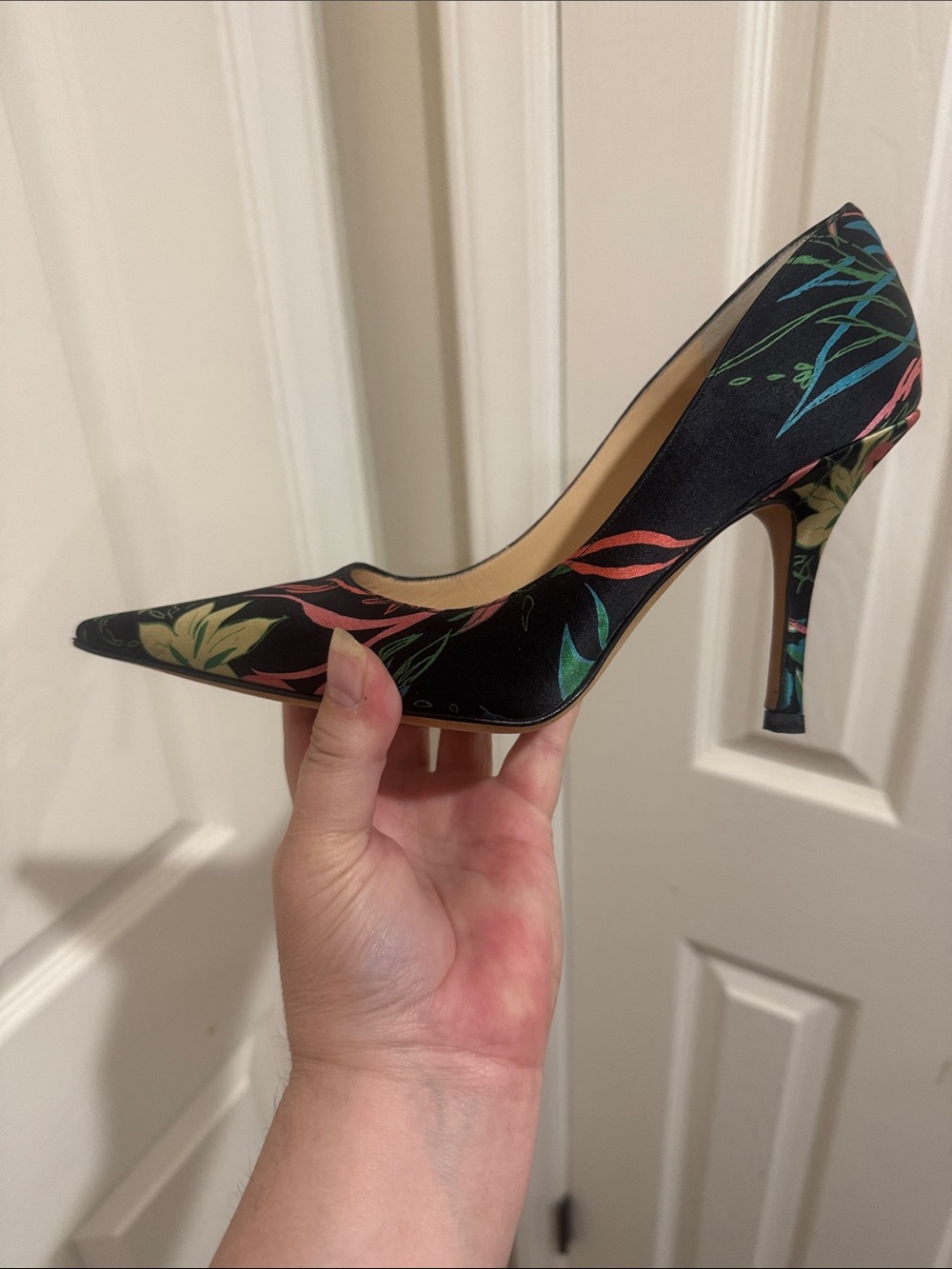 Jimmy Choo/Black Silk Floral Pointed-Toe Pumps/RARE! NEVER WORN! Size 6.5! NWOT! - Picture 15 of 16